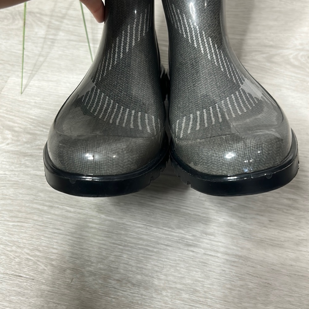 Burberry • plaid check signature rubber winter rain boots - Picture 7 of 16